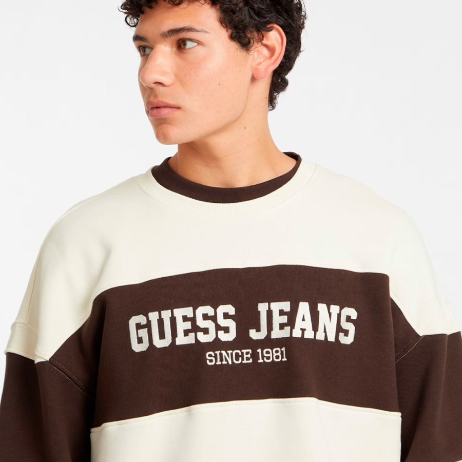 sweat-shirt-a-col-rond-et-rayures-horizontales sweat-shirt-a-col-rond-et-rayures-horizontales