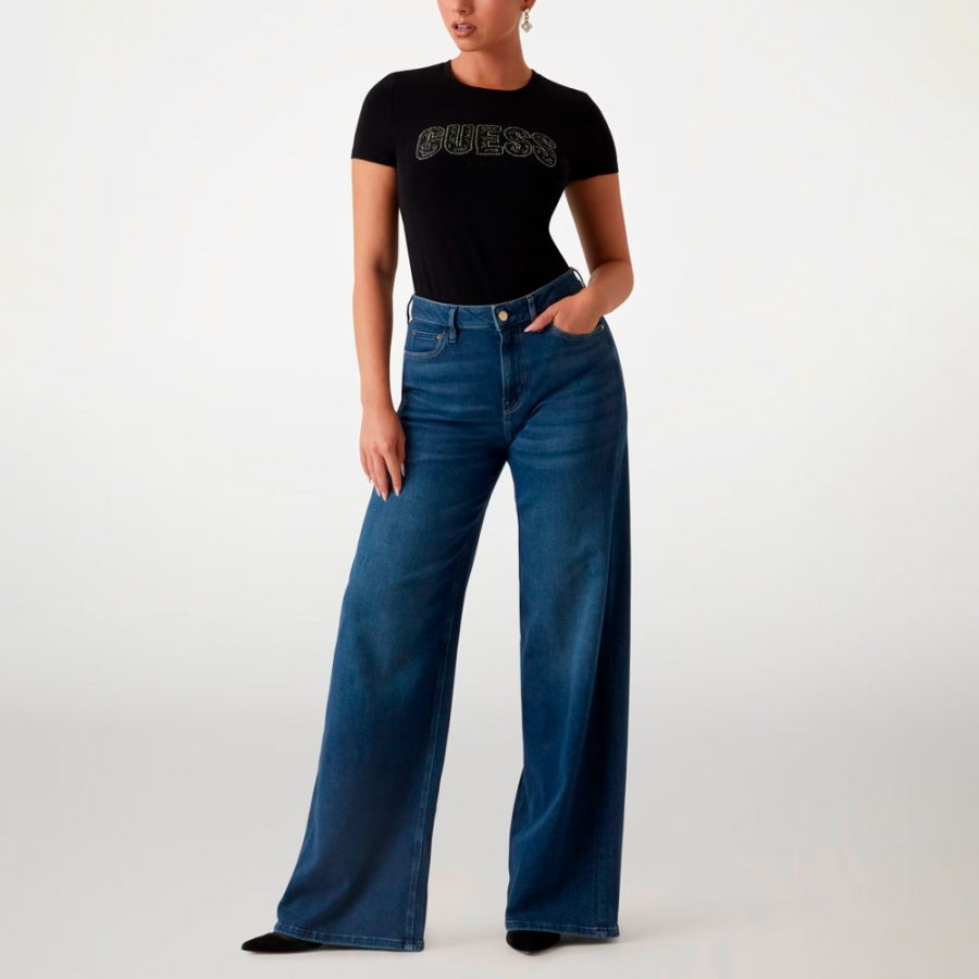 slim-fit-logo-t-shirt slim-fit-logo-t-shirt