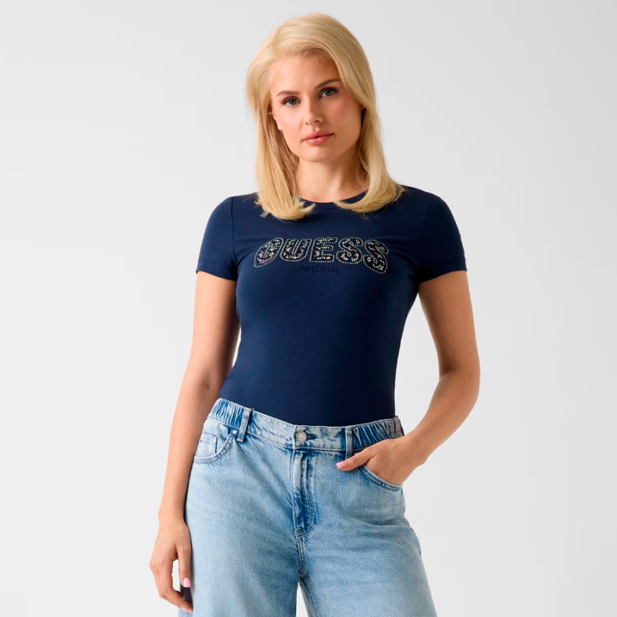 schmal-geschnittenes-logo-t-shirt