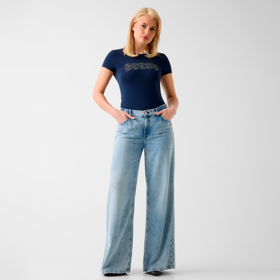 slim-fit-logo-t-shirt slim-fit-logo-t-shirt