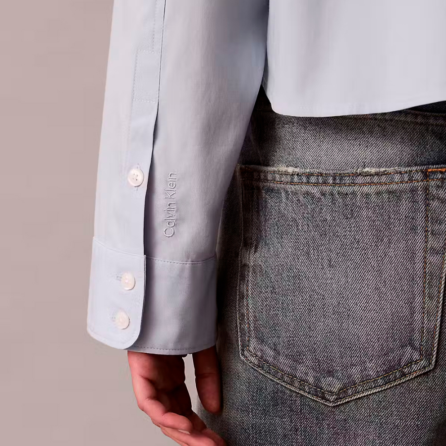 camisa-curta-quadrada-de-corte-liso