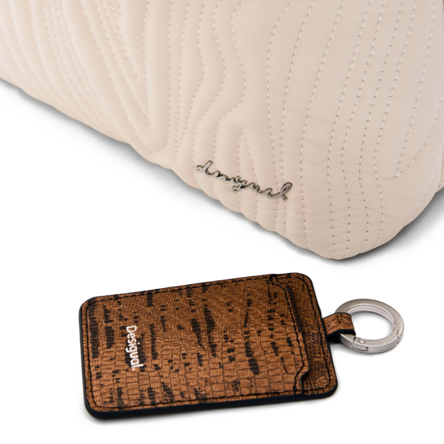 petit-sac-a-dos-avec-gravures