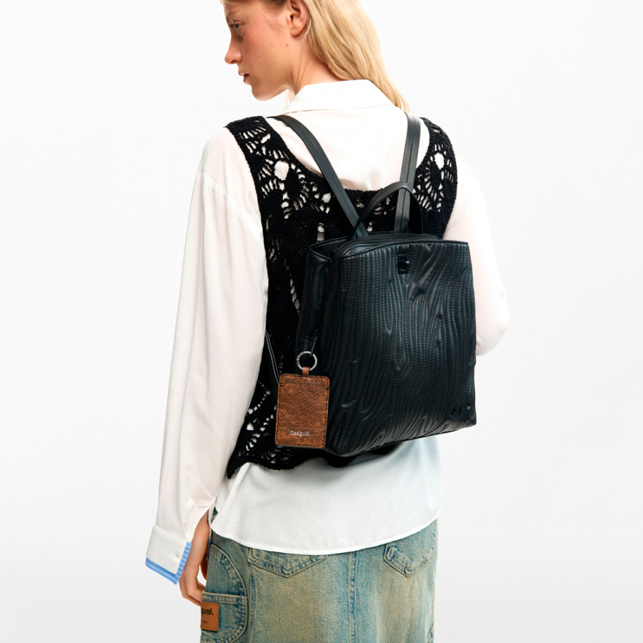 mochila-pequena-relieve mochila-pequena-relieve