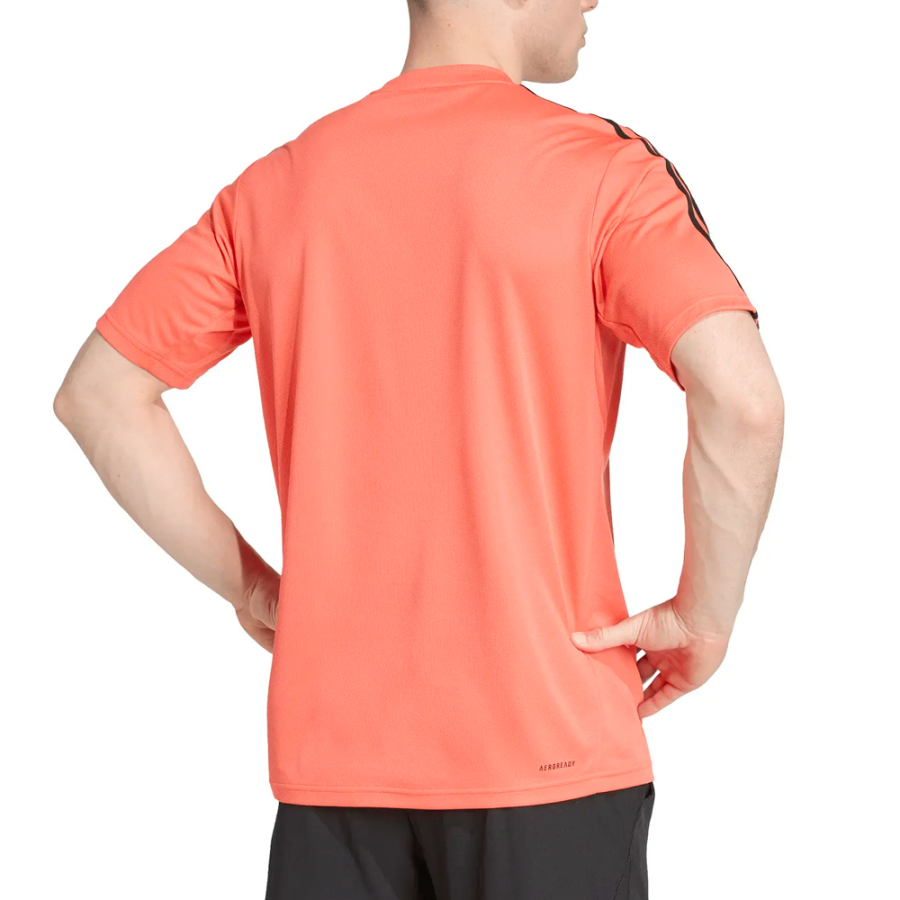 t-shirt-train-essentials-a-3-bandes t-shirt-train-essentials-a-3-bandes