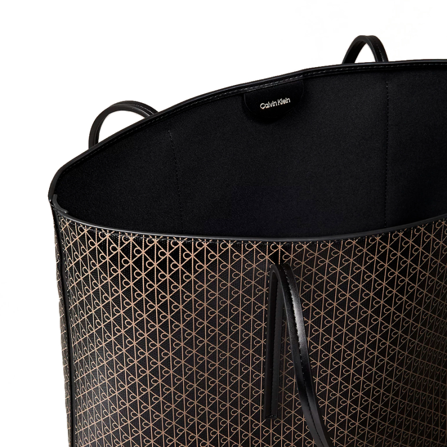 tragetasche-mit-gefuttertem-logo-und-innentasche