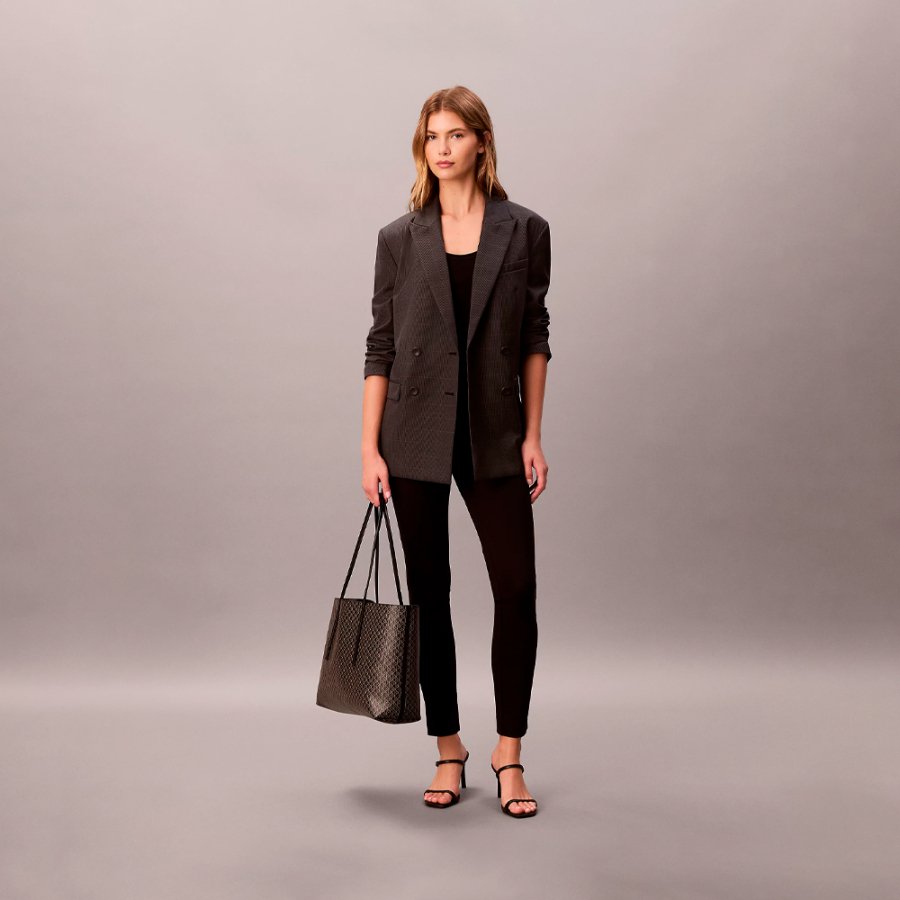 bolsa-tote-forrada-com-o-iconico-logotipo-e-bolso