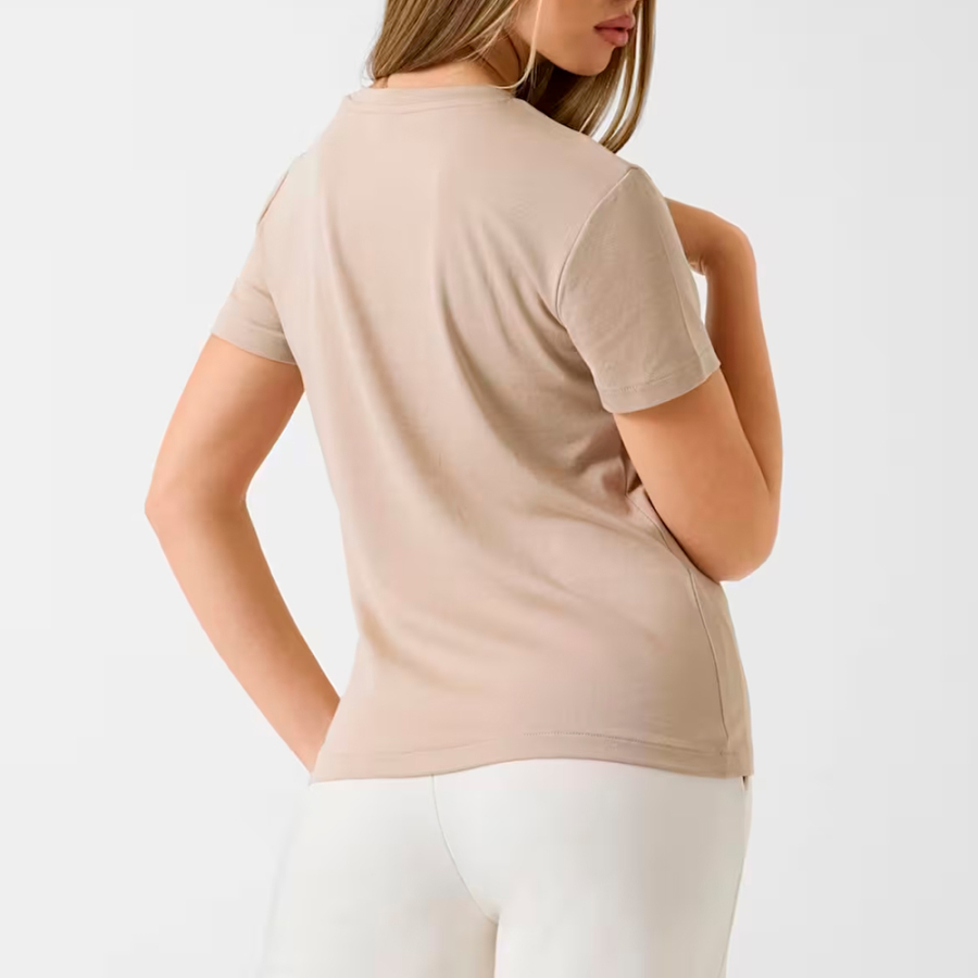 t-shirt-mit-gesticktem-logo