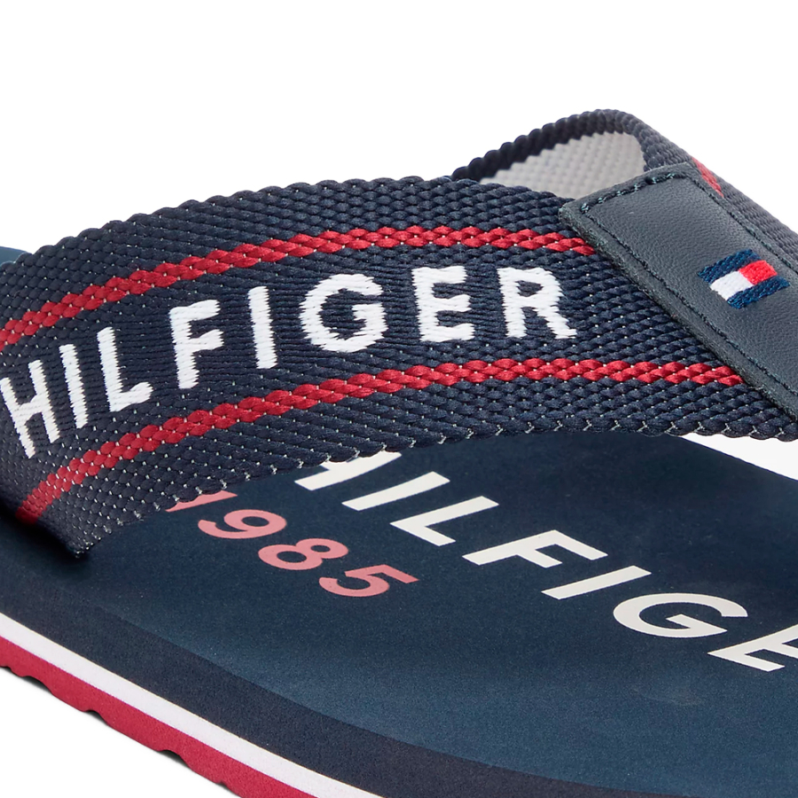 flip-flops-mit-geflochtenem-textilriemen-und-logo