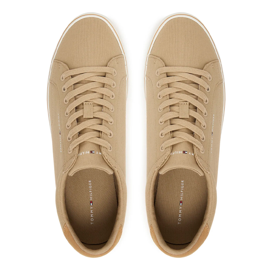 canvas-sneaker-mit-gepragtem-logo