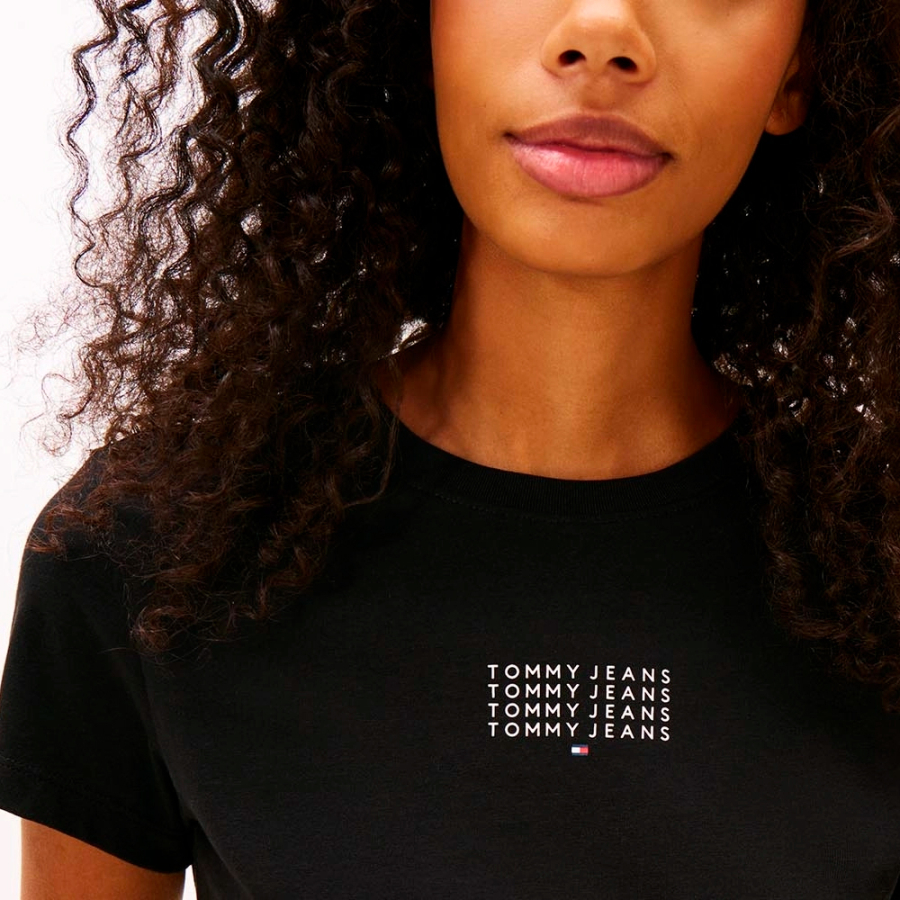 schmal-geschnittenes-t-shirt-mit-markenaufdruck