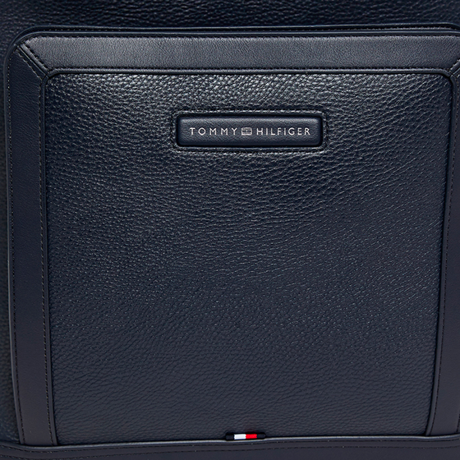 mochila-com-design-central-moderno