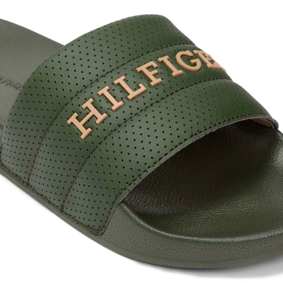 lightweight-and-comfortable-flip-flops-with-logo-strap-and-flexible-sole