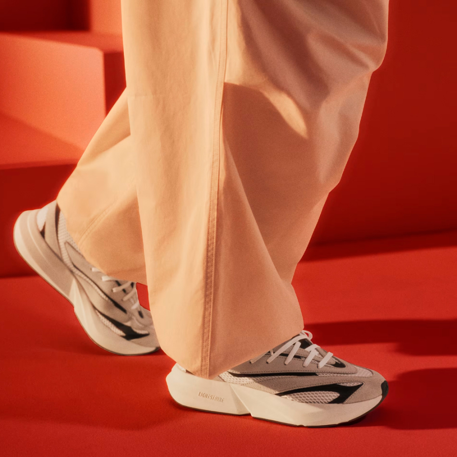 lightblaze-shoe lightblaze-shoe