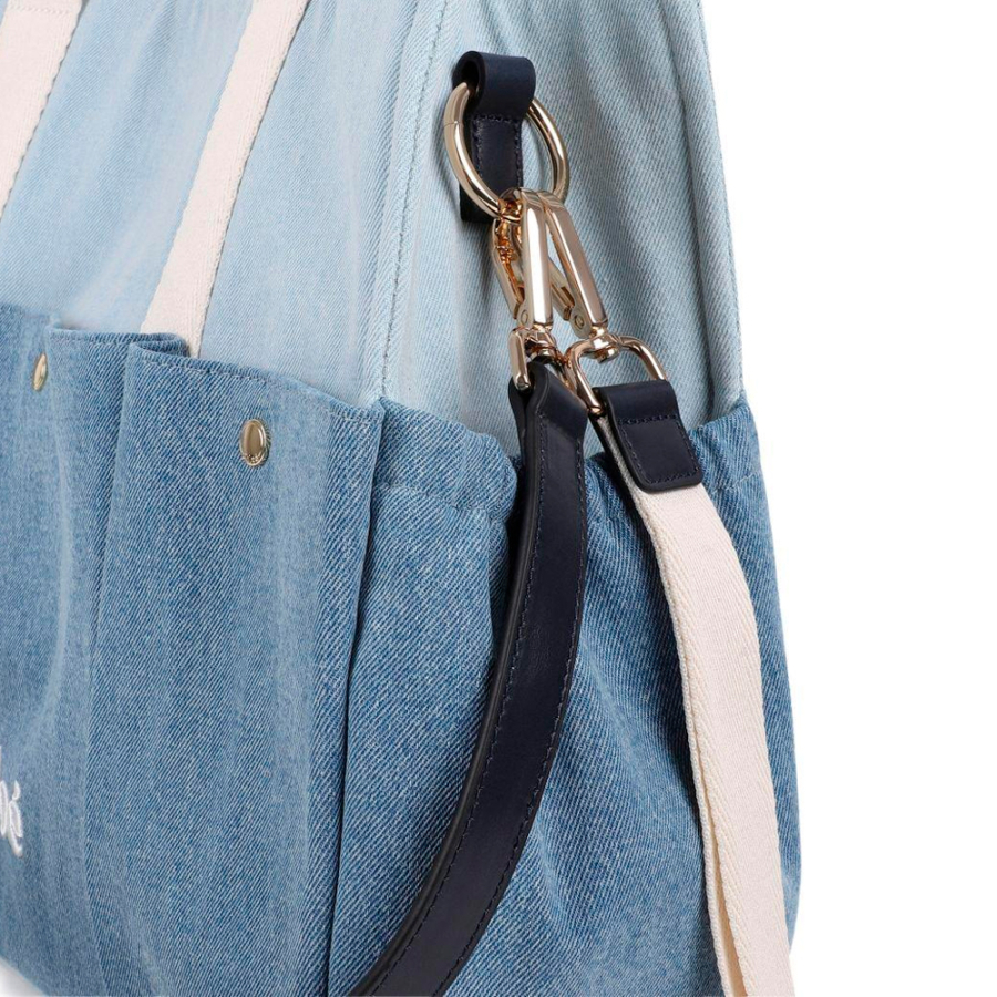 wickeltasche-mit-gesticktem-logo