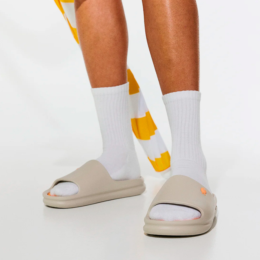 gill-shovel-flip-flops