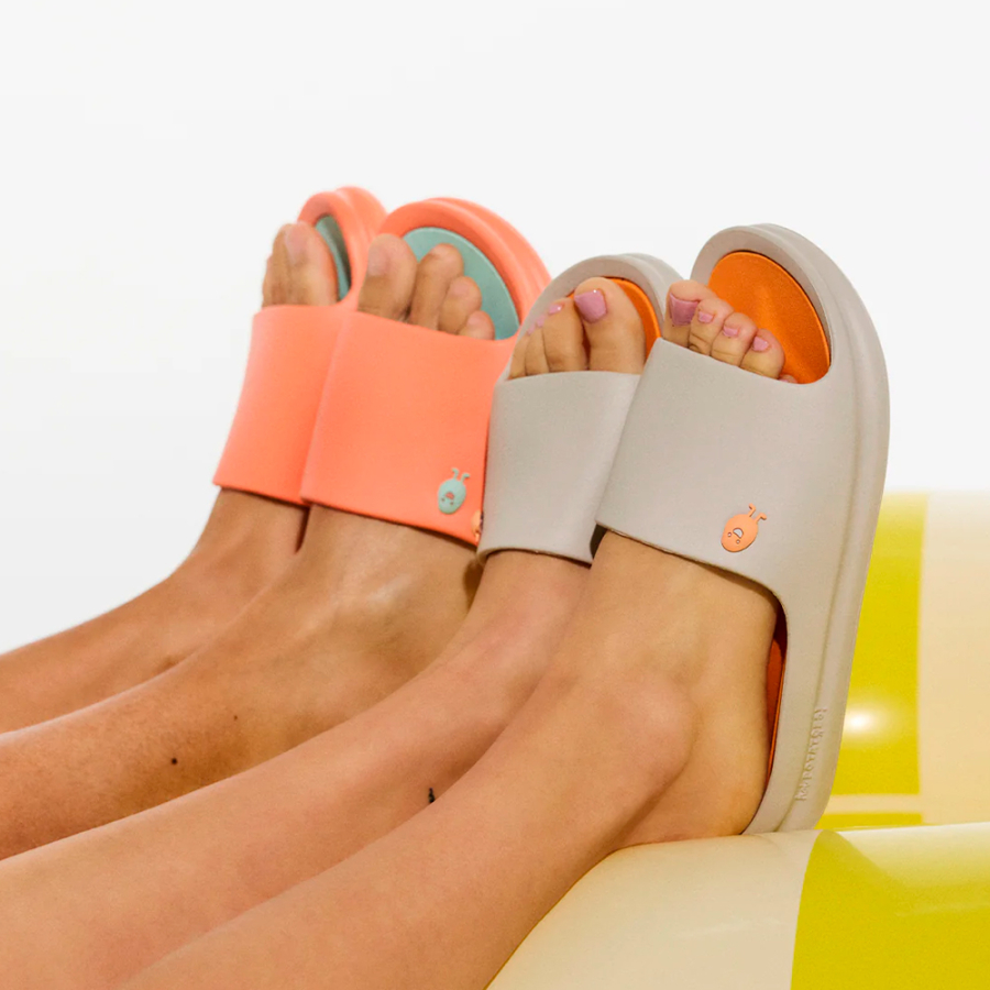 gill-shovel-flip-flops