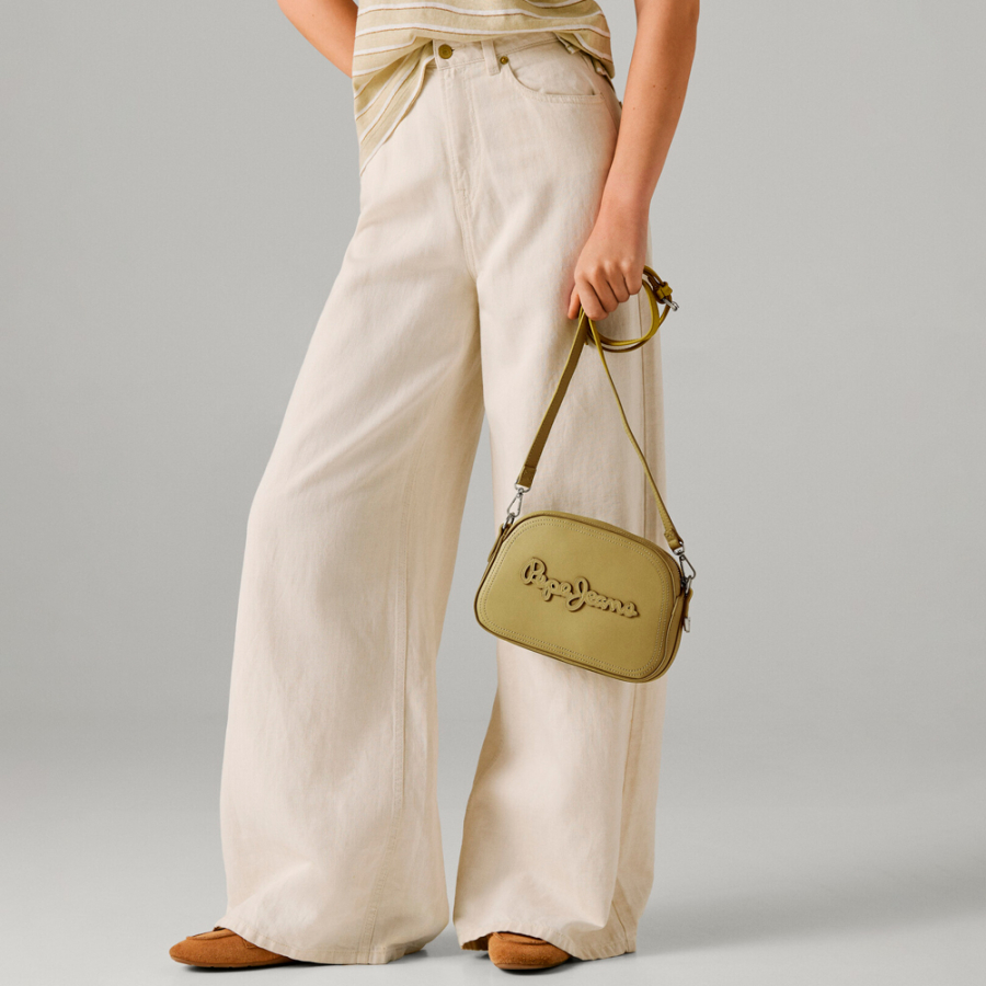 umhangetasche-aus-kunstleder-mit-logo