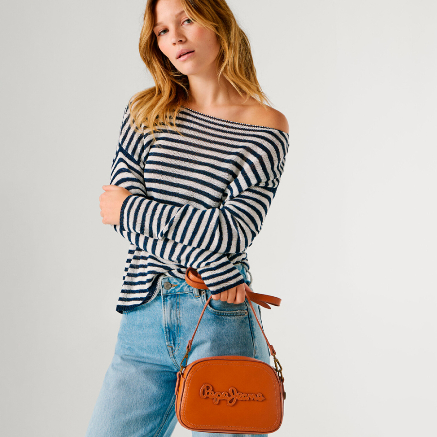 borsa-a-tracolla-in-similpelle-con-logo