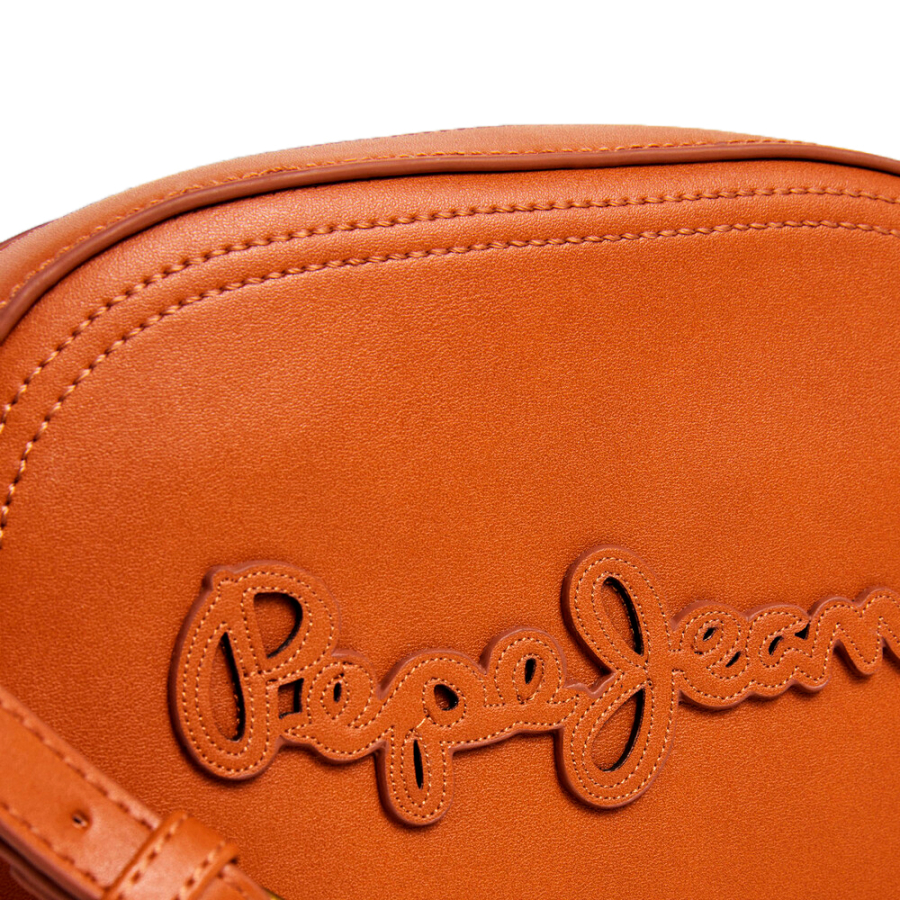 schultertasche-aus-kunstleder-mit-logo