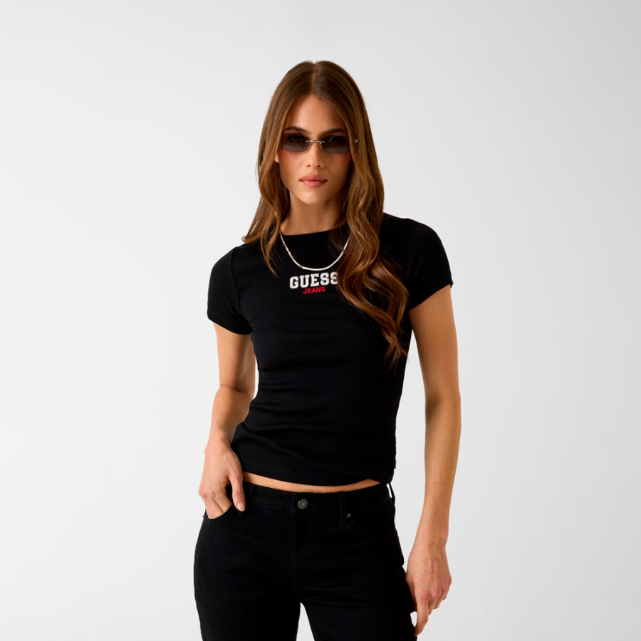 besticktes-geripptes-schmal-geschnittenes-t-shirt