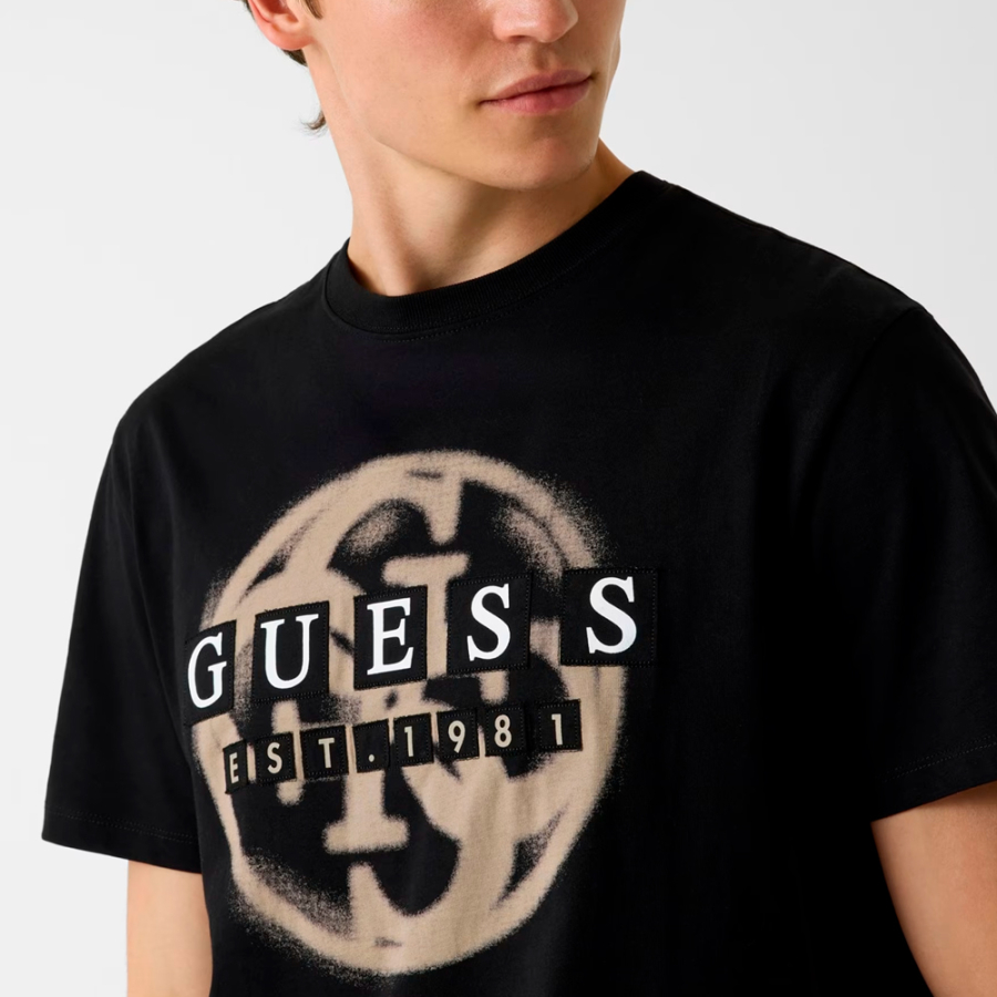 t-shirt-avec-logo-4g