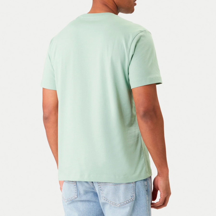 t-shirt-mit-gesticktem-logo