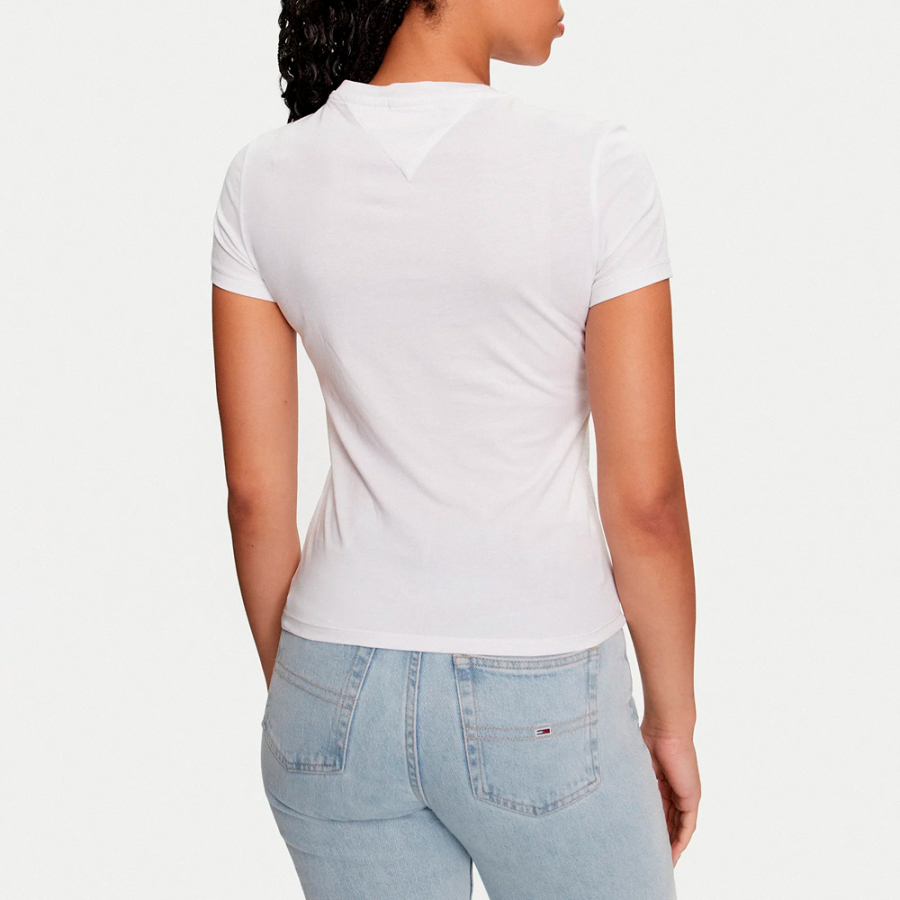 camiseta-slim-fit-com-logotipo