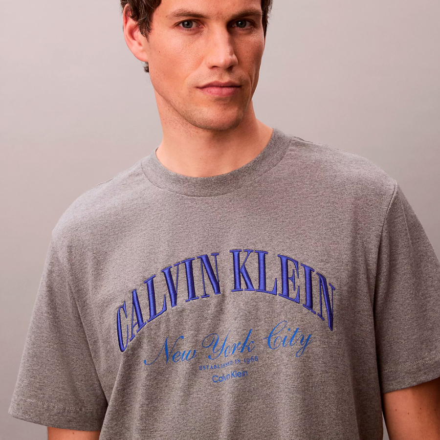 t-shirt-avec-logo-nyc-brode t-shirt-avec-logo-nyc-brode