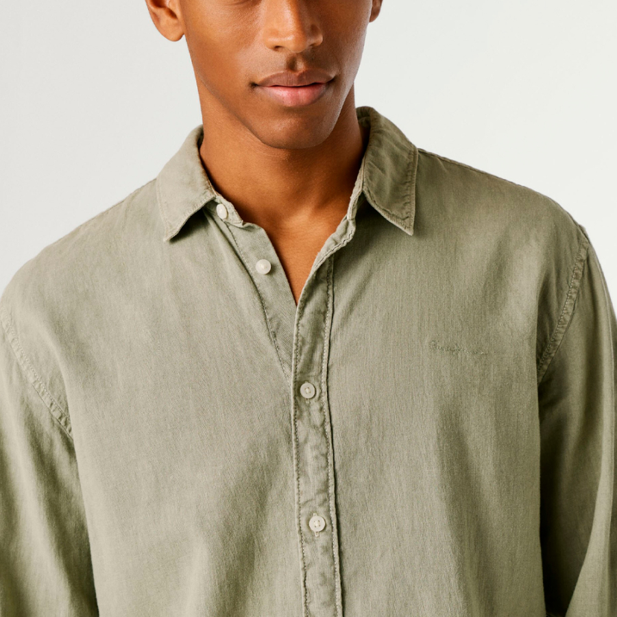 stuckgefarbtes-hemd-normale-passform