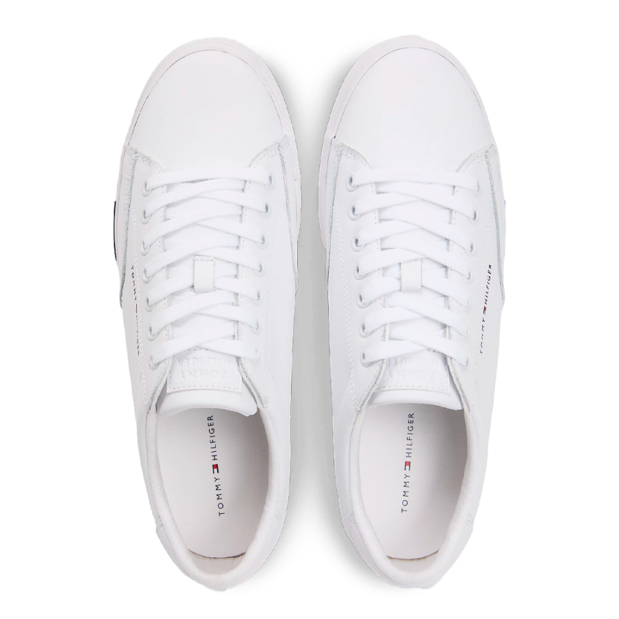 baskets-en-cuir-avec-une-semelle-intermediaire-distinctive