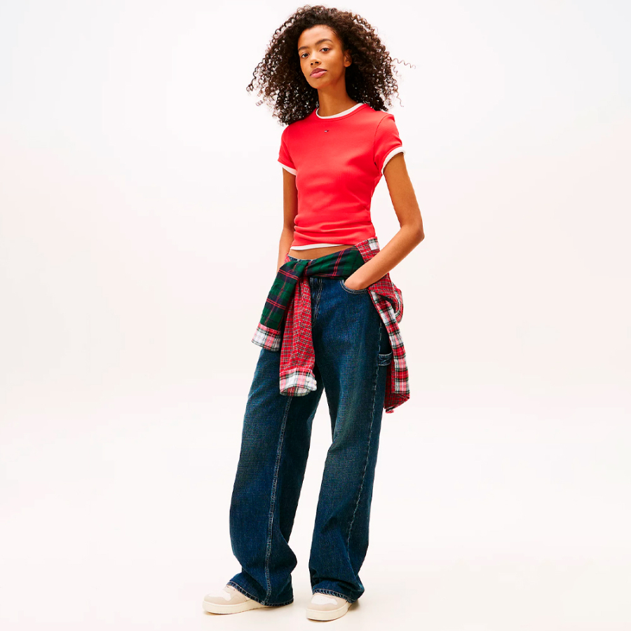 camiseta-slim-canelada-de-gola-redonda