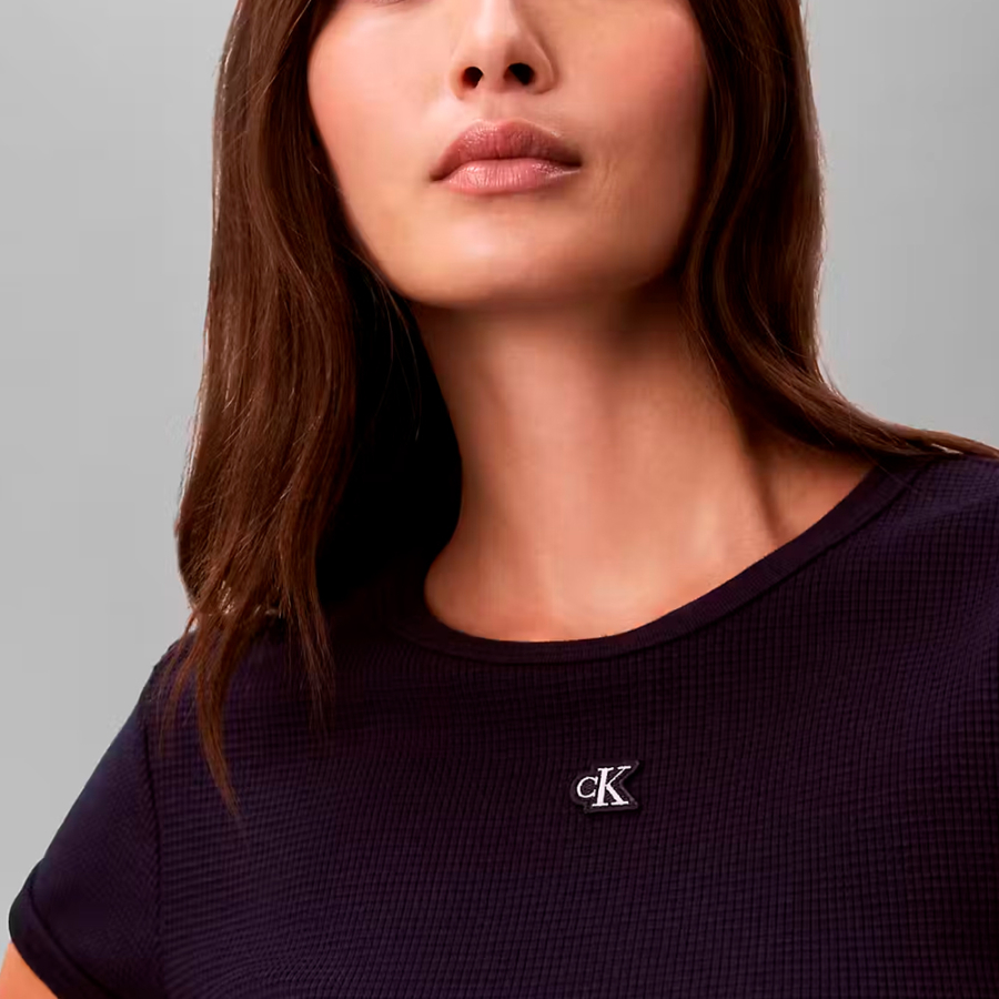 camiseta-slim-com-monograma