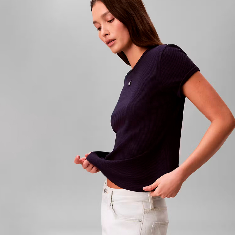 slim-t-shirt-mit-monogramm-patch