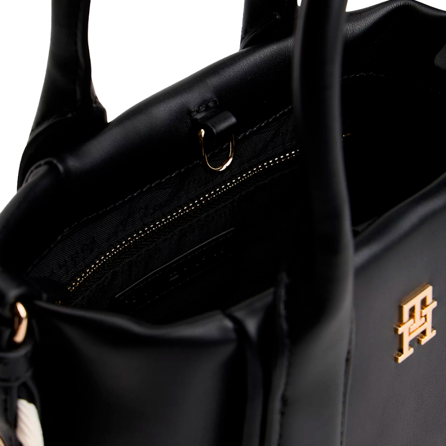 essential-tote-bag-with-metallic-logo