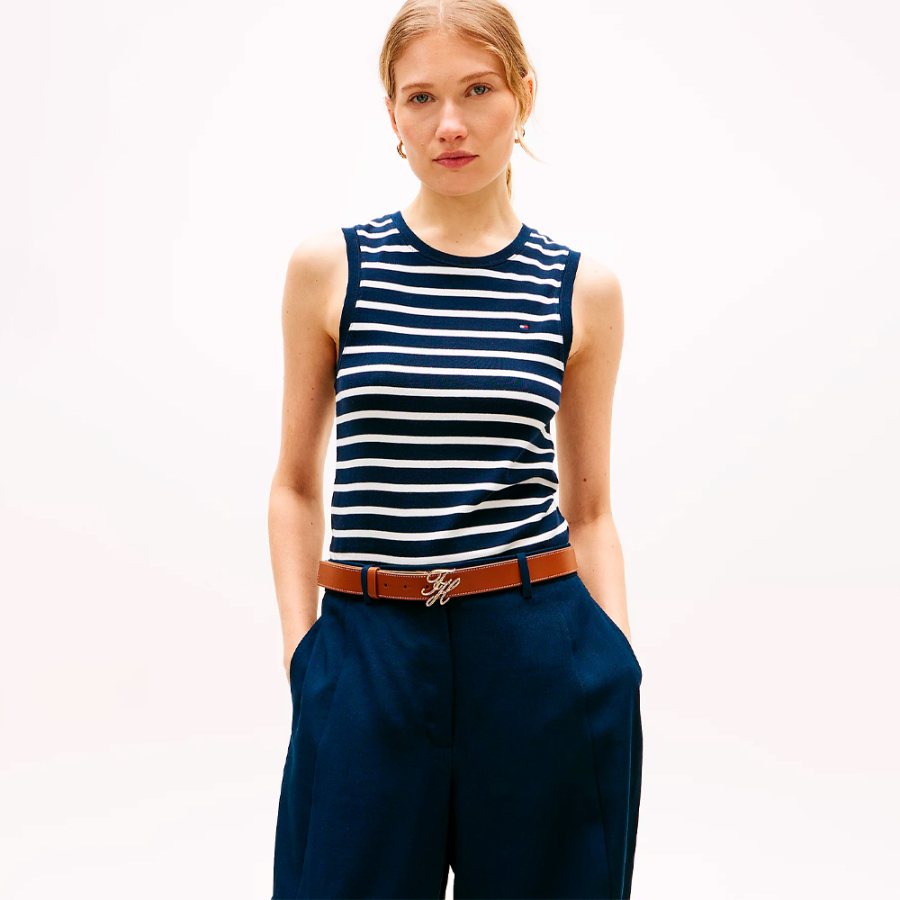 t-shirt-senza-maniche-dalla-vestibilita-aderente