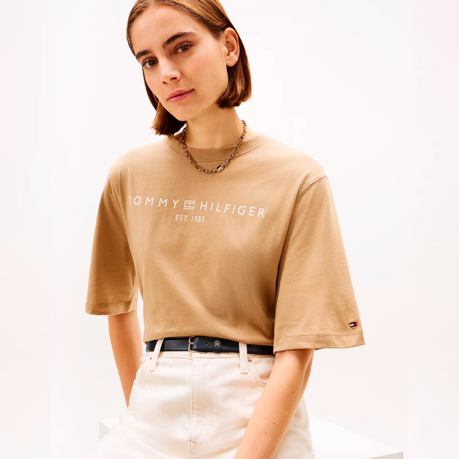 loose-fitting-t-shirt-with-logo