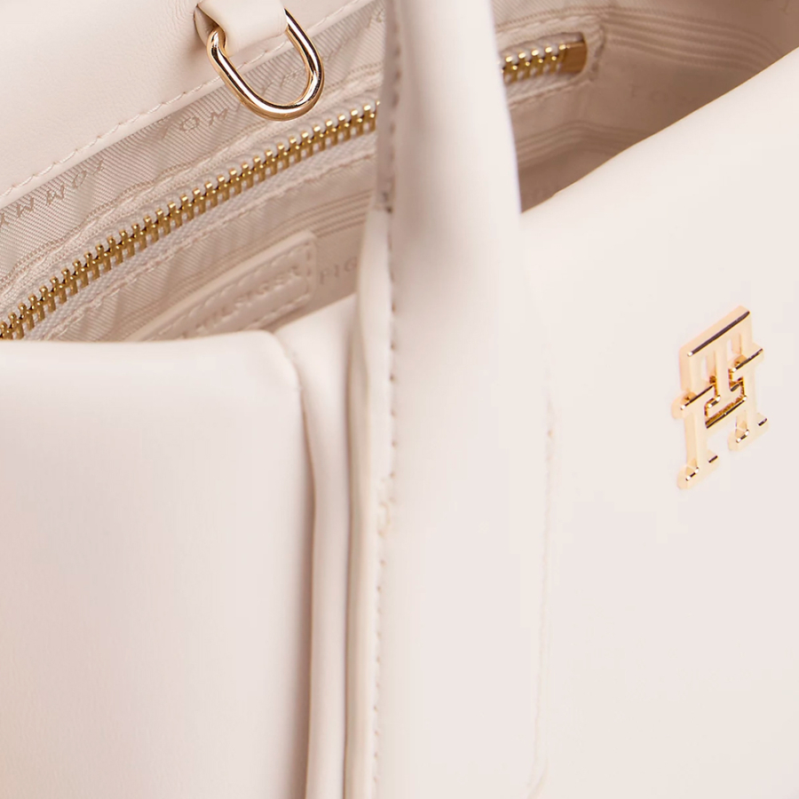 bolso-tote-essential-con-logo-metalizado