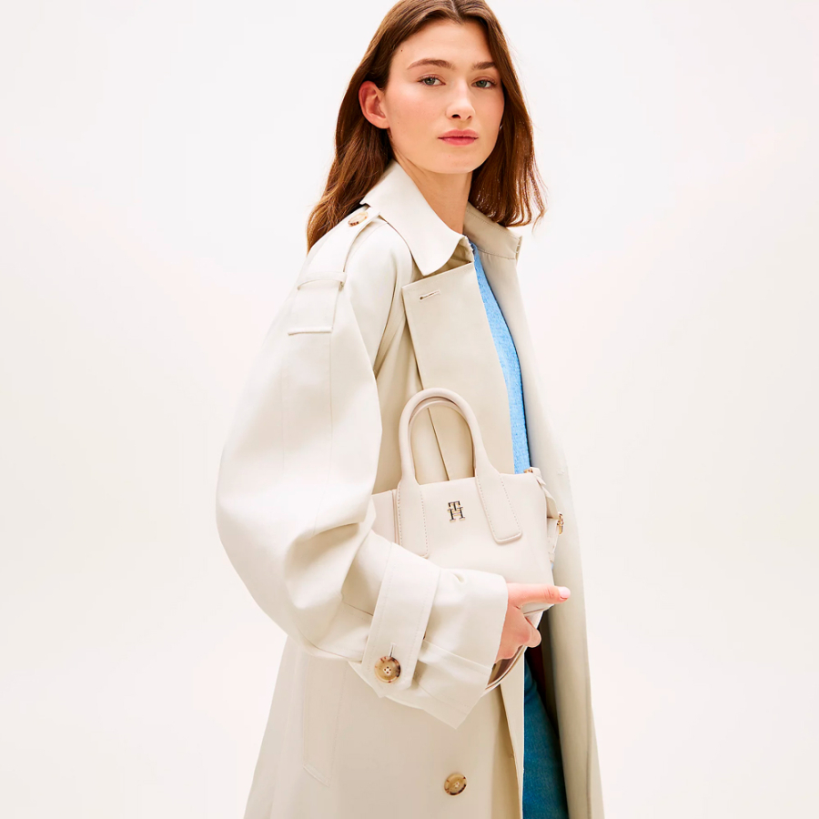 bolso-tote-essential-con-logo-metalizado