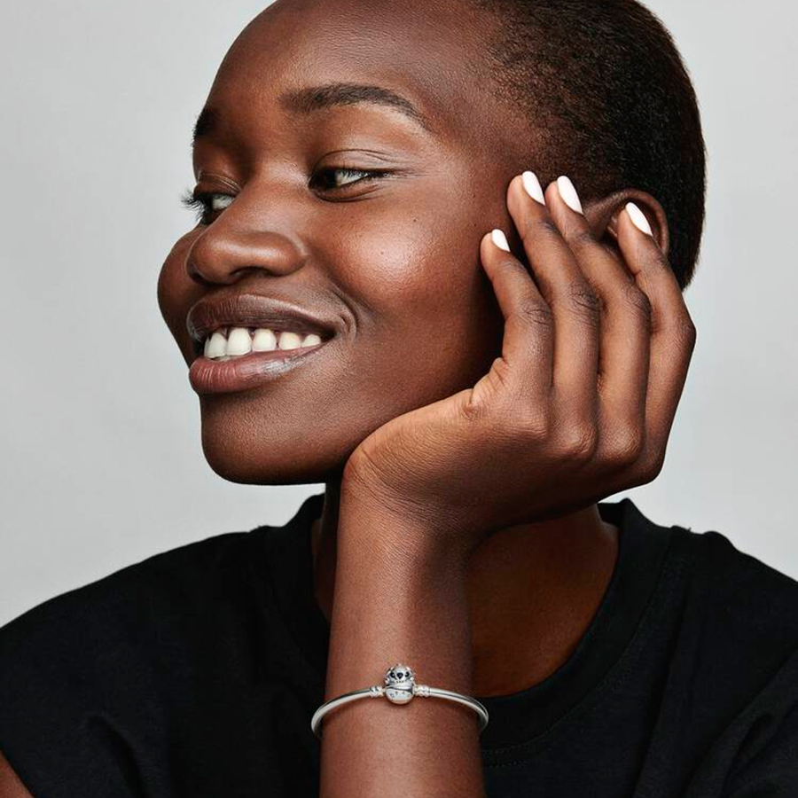 pandora-moments-rigid-bracelet-with-disney-stitch-bite-clasp-591683c01