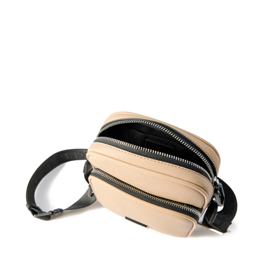 borsa-a-tracolla-con-logo-quadrato-klj