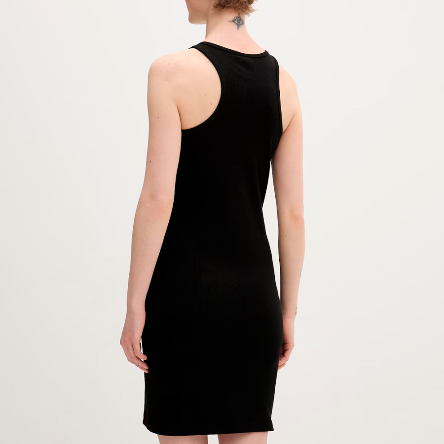 vestido-canelado-com-costas-nadador