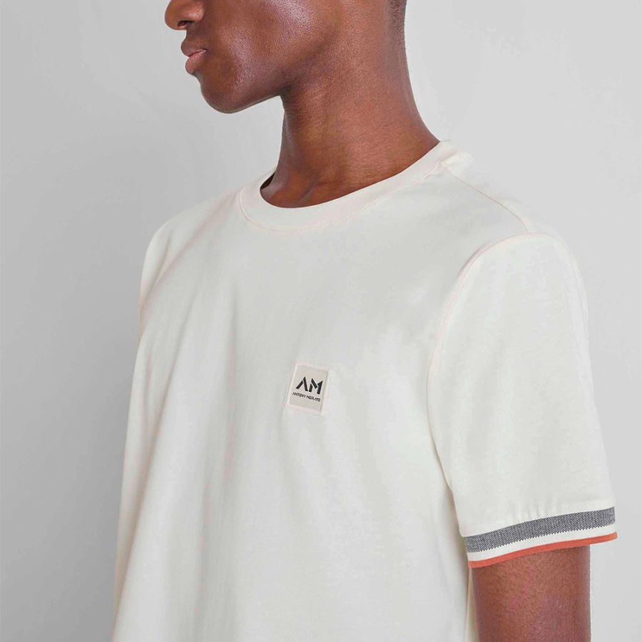 camiseta-de-corte-regular-con-detalle-de-logotipo-en-la-manga