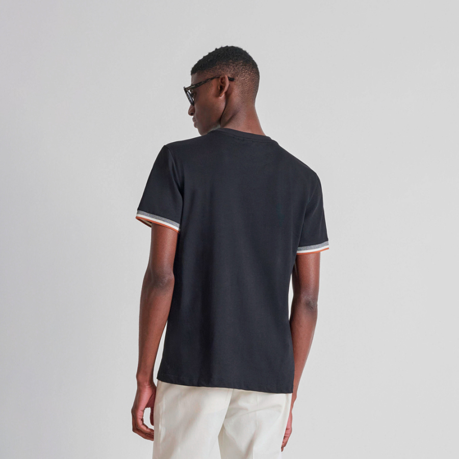 normal-geschnittenes-t-shirt-mit-logo-detail-am-armel