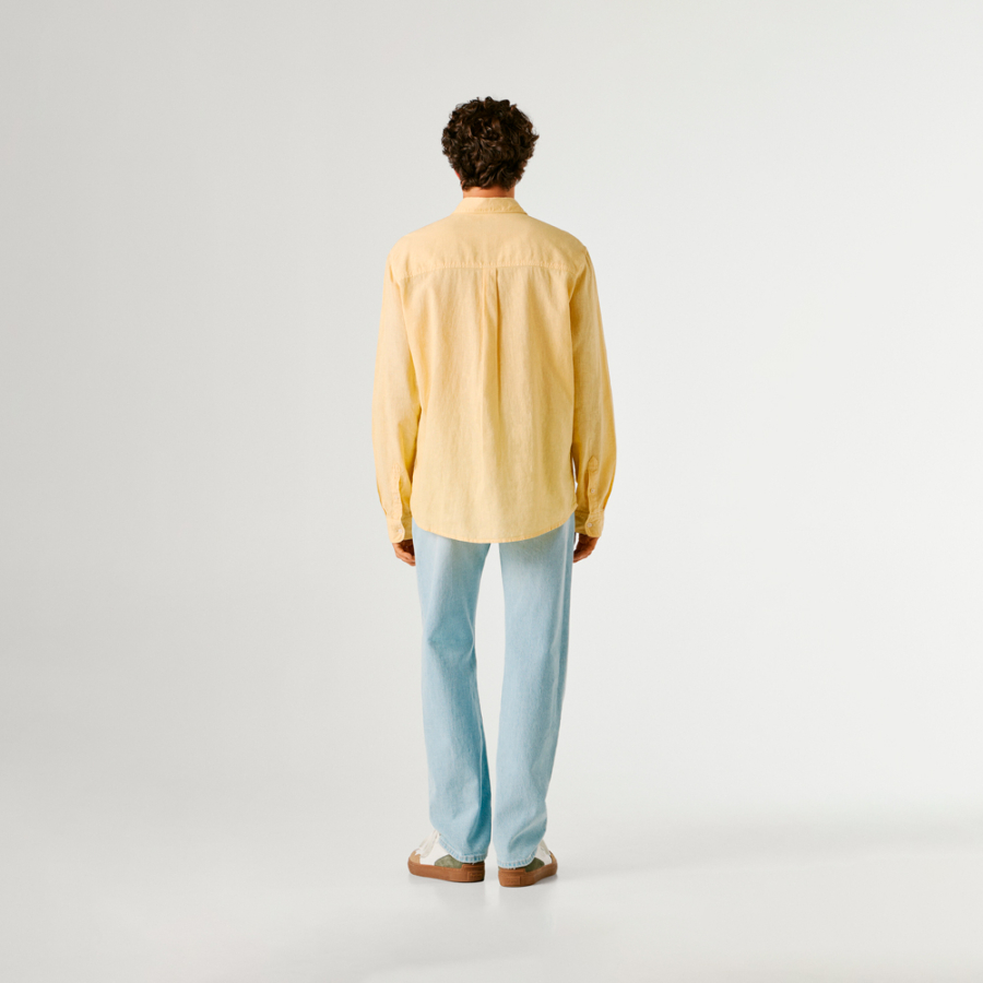 chemise-teinte-en-piece-coupe-classique