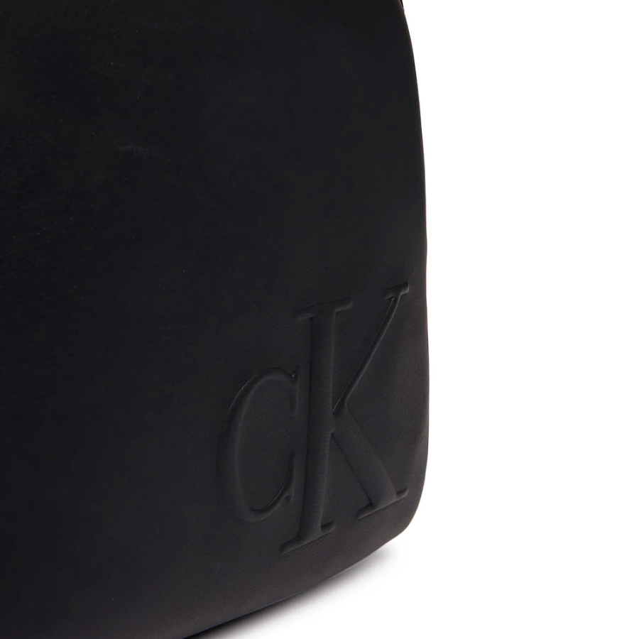 sac-bandouliere-reporter-avec-monogramme-grave