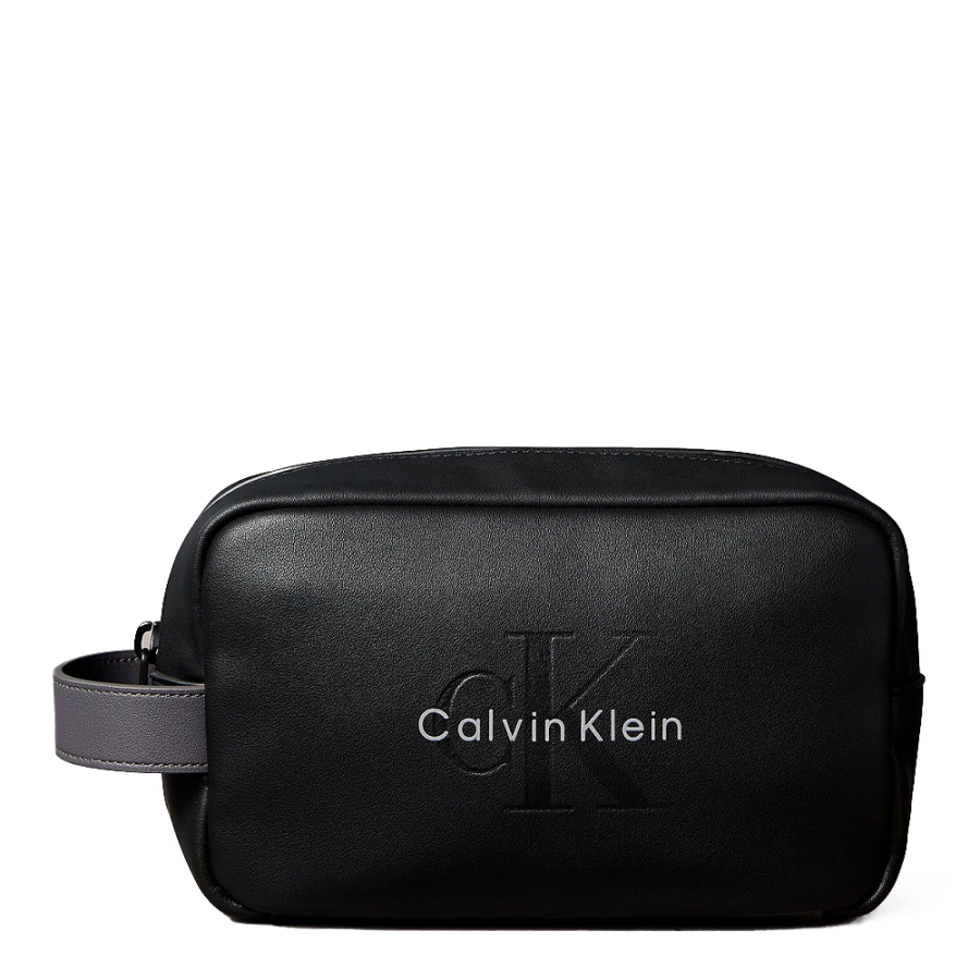 toiletry-bag-with-engraved-logo