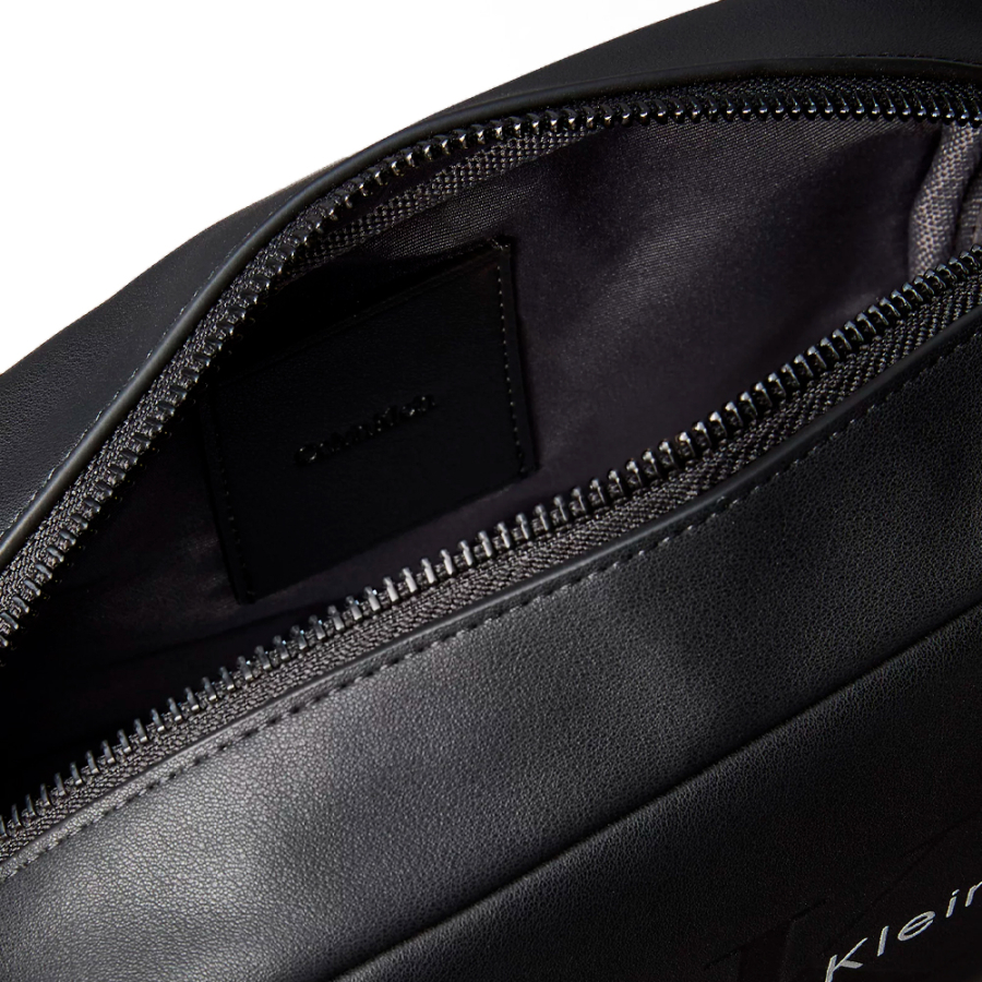 trousse-de-toilette-avec-logo-grave
