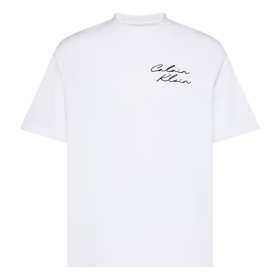 locker-sitzendes-t-shirt-mit-aufgedrucktem-logo