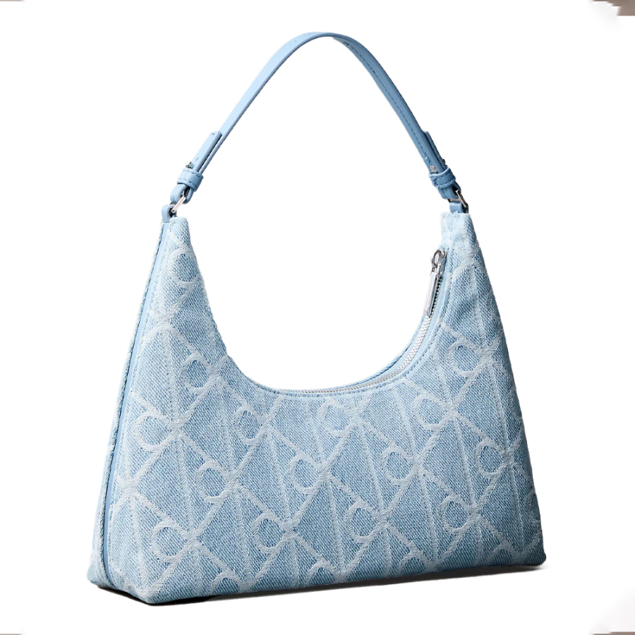 sac-bandouliere-en-denim-orne-du-logo-emblematique