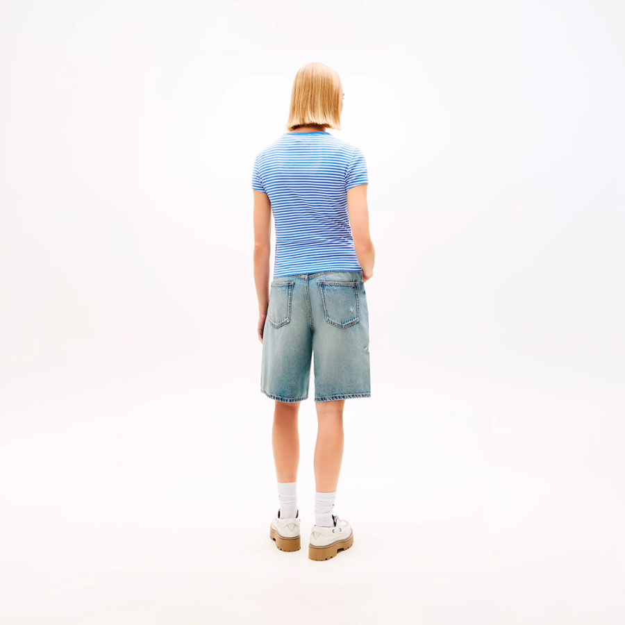 schmal-geschnittenes-geripptes-t-shirt-mit-rundhalsausschnitt